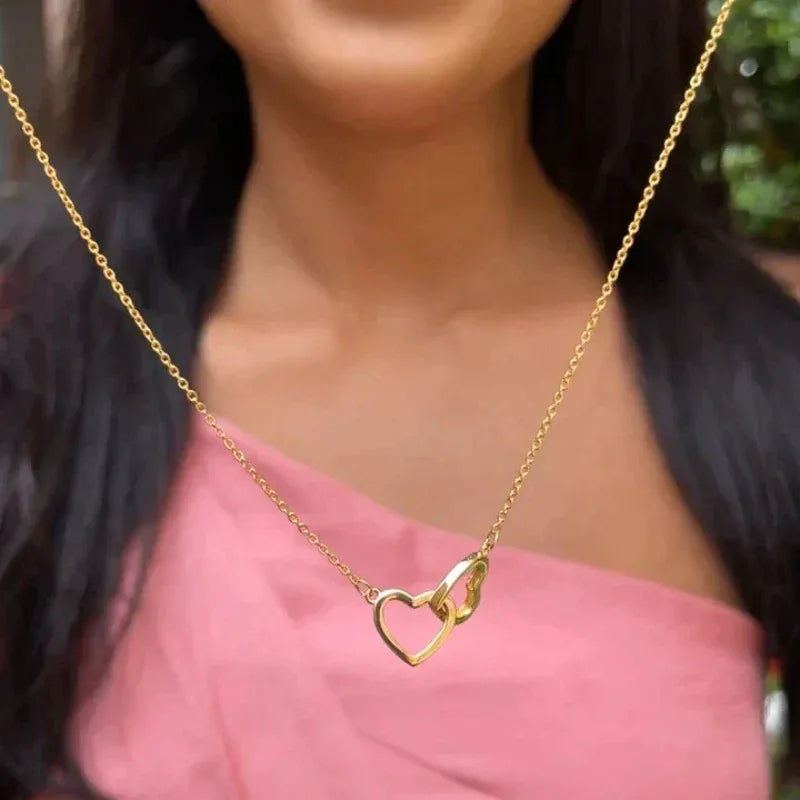Colar Dois Corações Personalizado com Nomes + Caixa Rotativa de Brinde